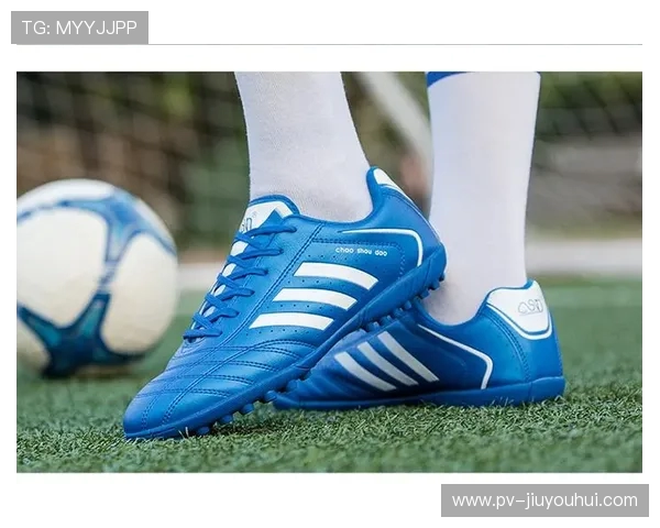 耐克传奇儿童33.5码碎钉足球鞋轻盈控球舒适稳固体验推荐佳选