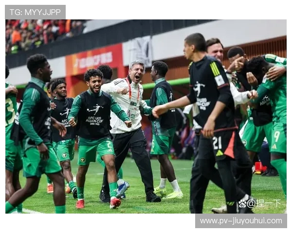 足球场现场观赛体验如何看清楚比赛细节与球员动作分析